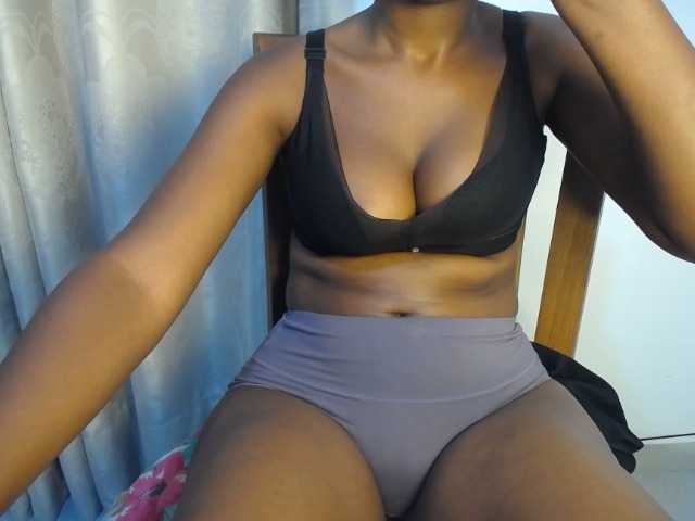 aurora888, en directo ahora en BongaCams