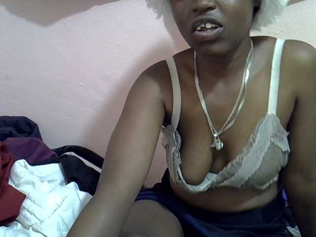 Drippyfey live cam on BongaCams