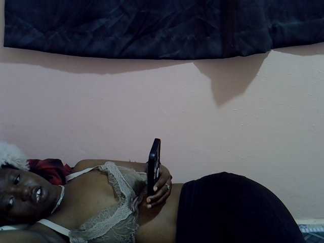 Drippyfey live cam on BongaCams