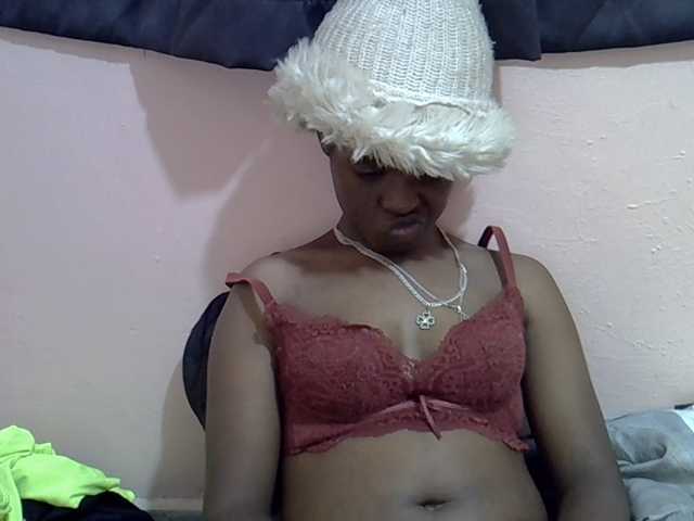 Drippyfey live cam on BongaCams