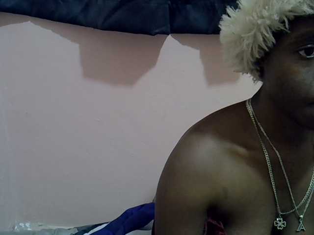 Drippyfey live cam on BongaCams
