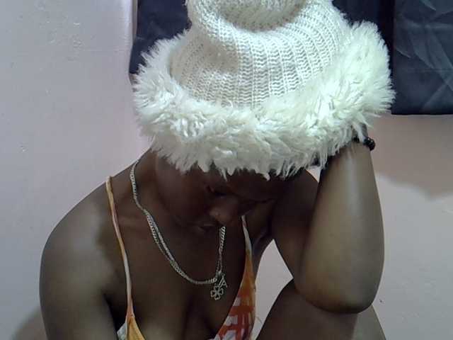 Drippyfey, en directo ahora en BongaCams