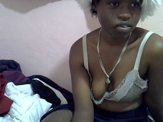 Drippyfey live cam on BongaCams