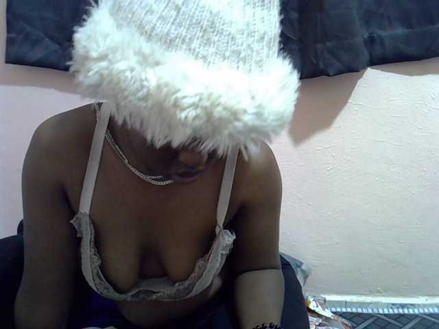 Drippyfey live cam on BongaCams