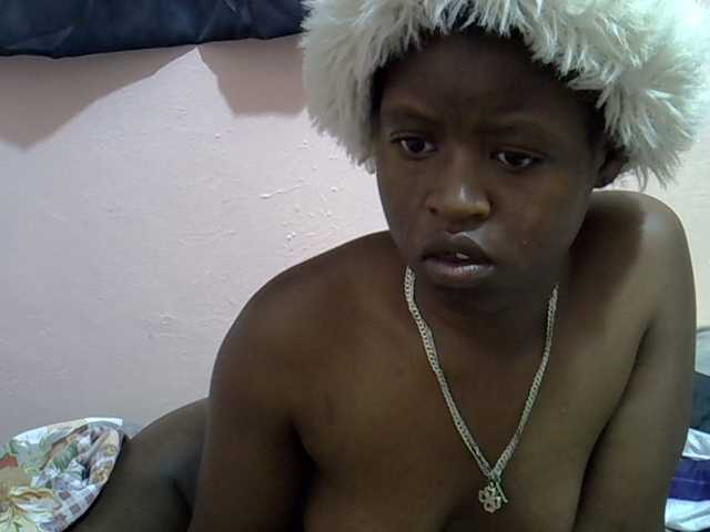 Drippyfey, live now on BongaCams