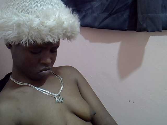 Drippyfey live cam on BongaCams