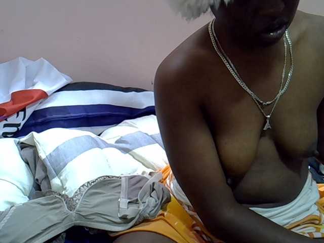Drippyfey live cam on BongaCams