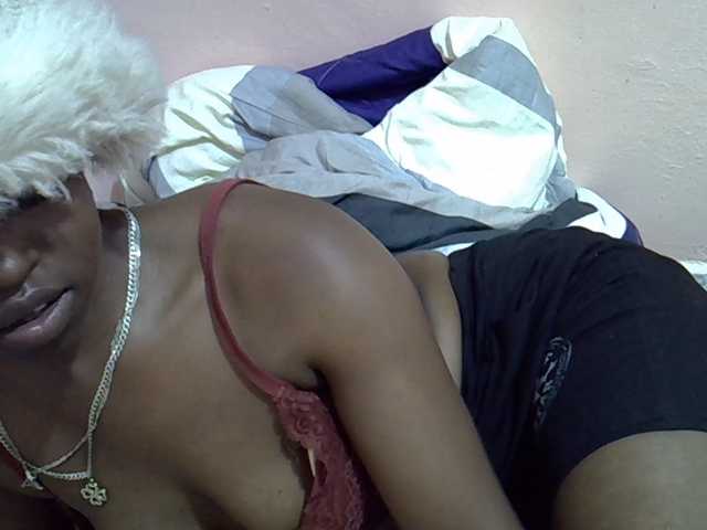 Drippyfey live cam on BongaCams