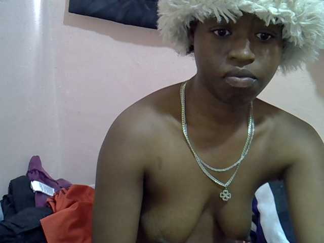 Drippyfey live cam on BongaCams