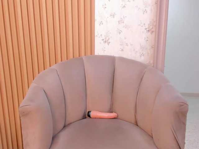CherryBlushh live cam preview