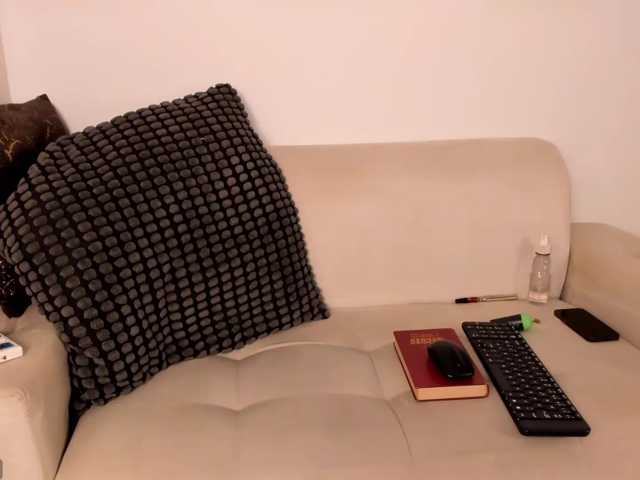 CherryBlushh live cam on BongaCams