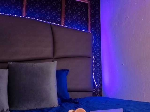 IsabellaThen live cam preview