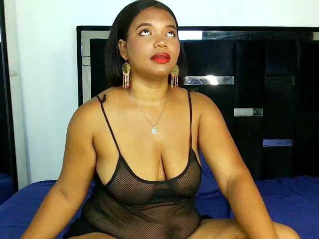Candace29 live cam on BongaCams