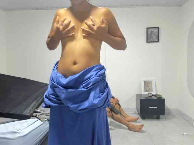 Horny-lndian-woman webcam