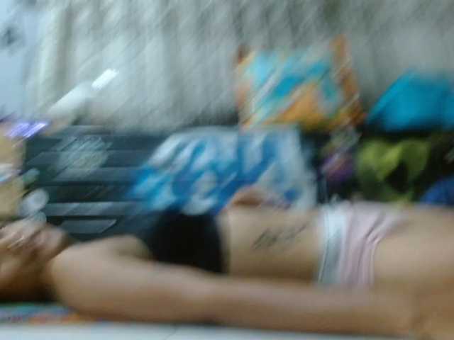 FamilyWoolf live cam on BongaCams