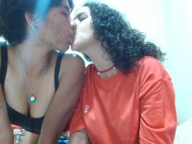 FamilyWoolf live cam on BongaCams