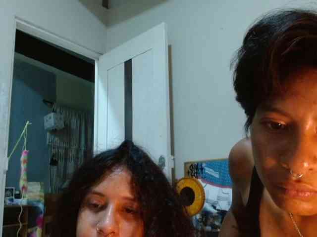 FamilyWoolf webcam