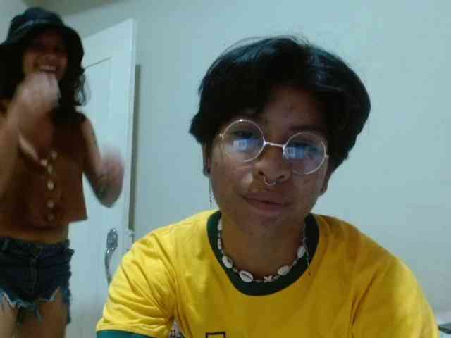 FamilyWoolf webcam