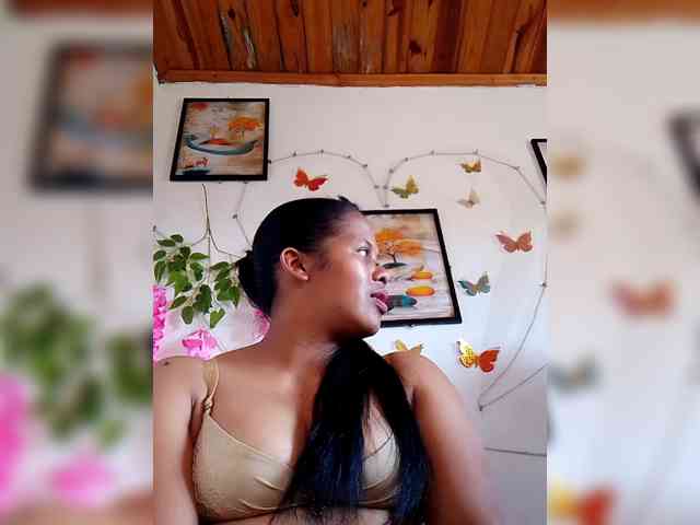 Queencoquine webcam