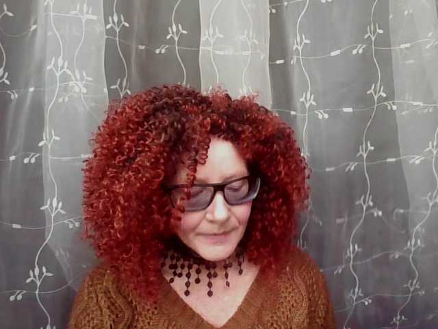 ChristineRed live cam preview