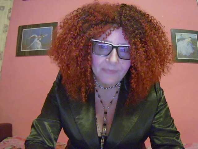 ChristineRed live cam preview