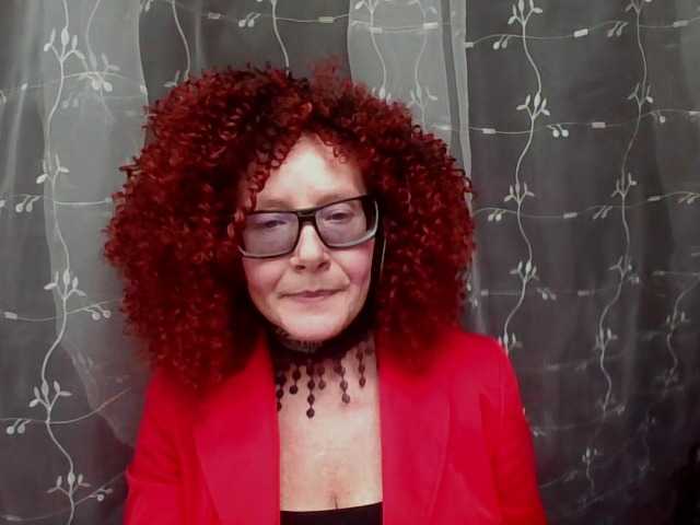 ChristineRed live cam preview