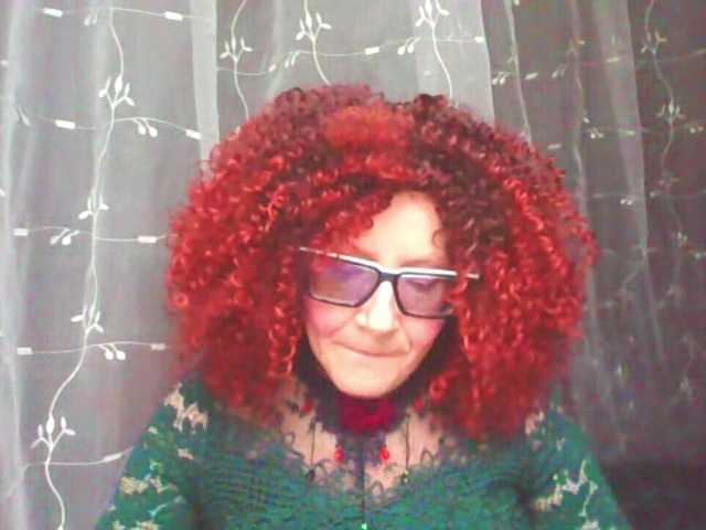 ChristineRed live cam preview