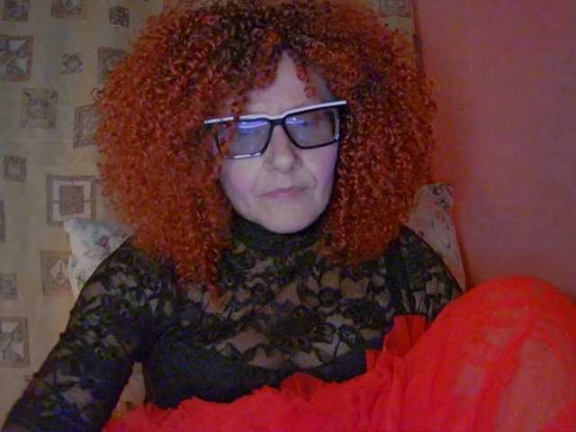 ChristineRed live cam preview