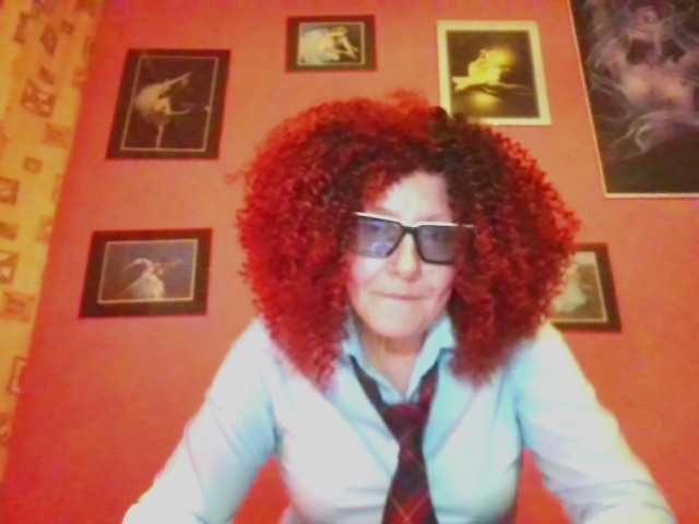 ChristineRed live cam preview