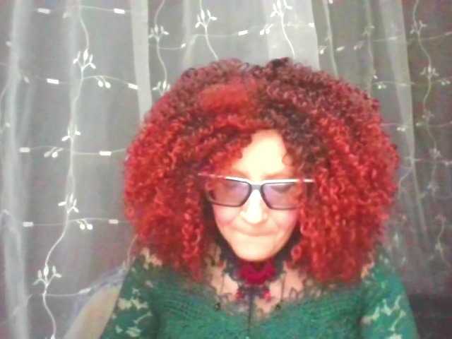 ChristineRed live cam preview