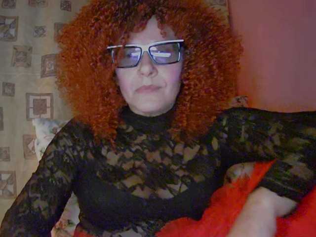 ChristineRed live cam preview