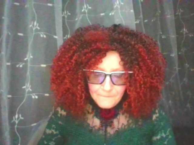 ChristineRed live cam preview