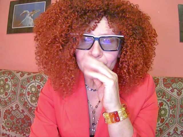 ChristineRed live cam preview