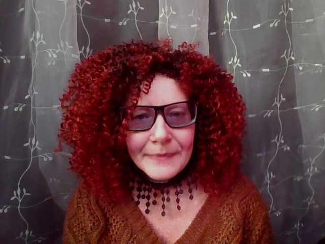 ChristineRed live cam preview