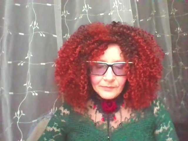 ChristineRed live cam preview