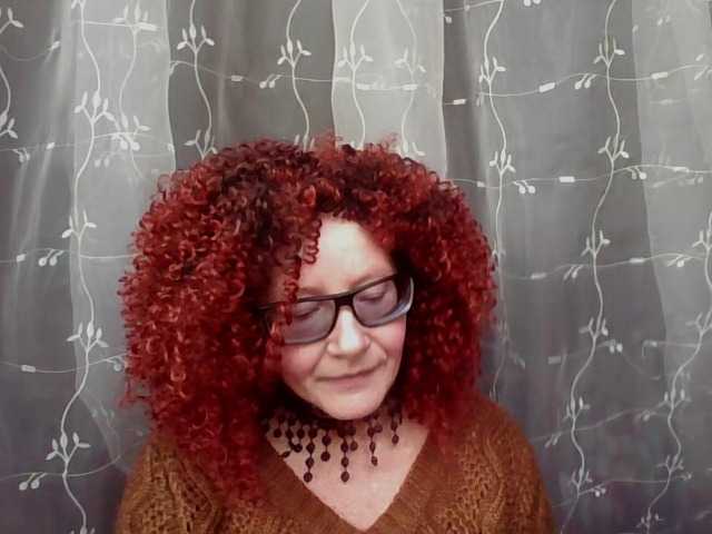 ChristineRed live cam preview