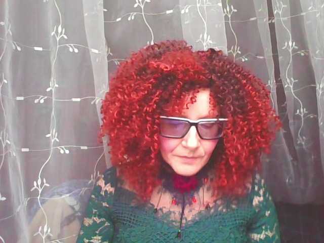 ChristineRed live cam preview