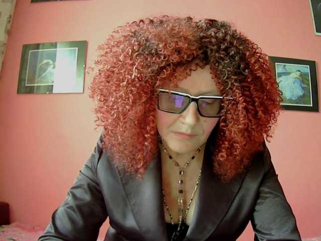 ChristineRed live cam preview