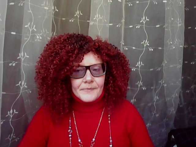 ChristineRed live cam preview