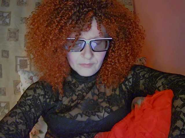 ChristineRed, en vivo ahora en BongaCams