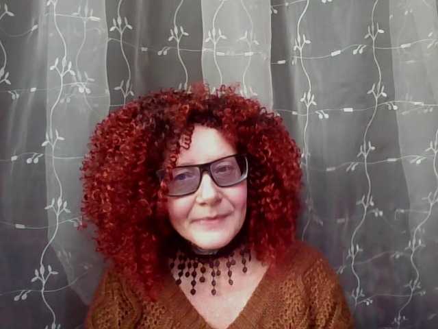 ChristineRed live cam preview