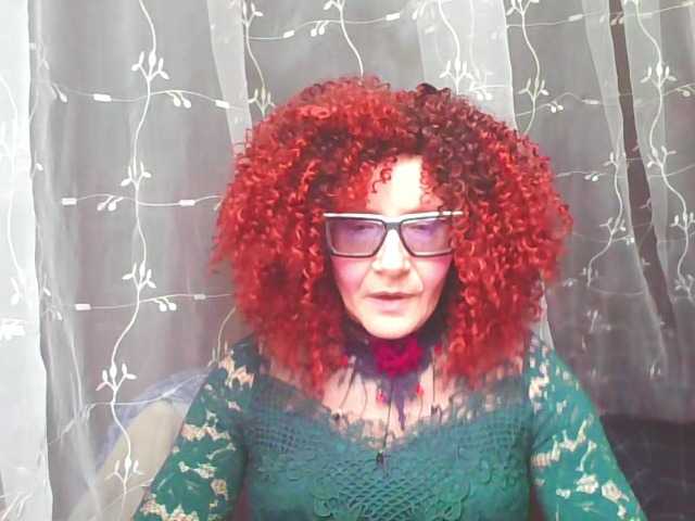 ChristineRed live cam preview