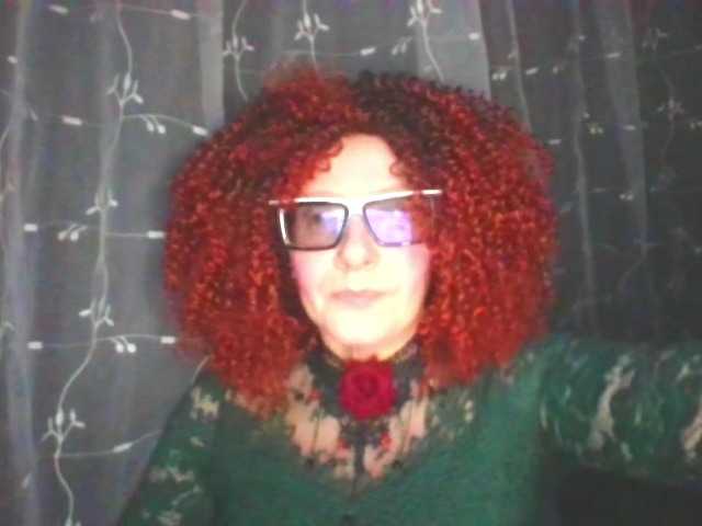 ChristineRed live cam preview