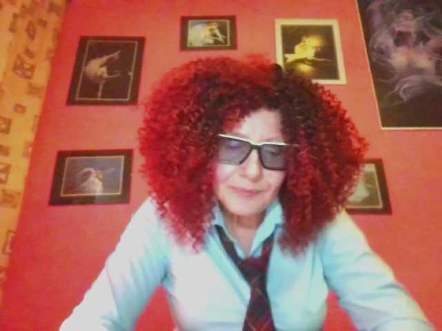ChristineRed live cam preview