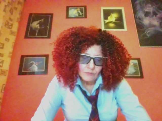 ChristineRed live cam preview