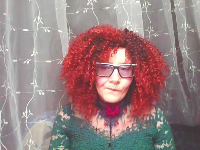 ChristineRed live cam preview