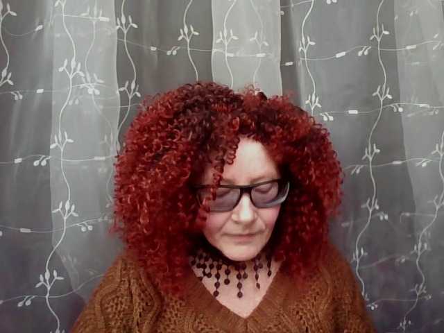 ChristineRed live cam preview