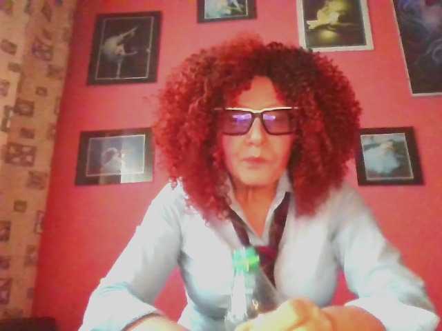 ChristineRed live cam preview