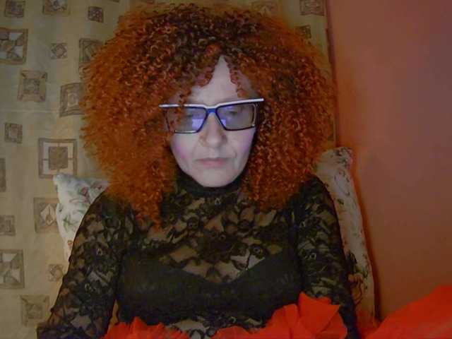 ChristineRed live cam preview