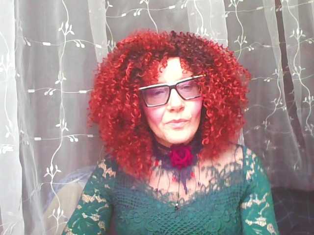 ChristineRed live cam preview
